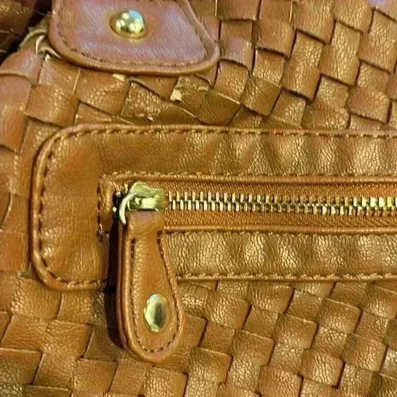 Steve Madden Brown Faux Leather Woven Design Crossbody Bag Adjustable Strap - Picture 5 of 7